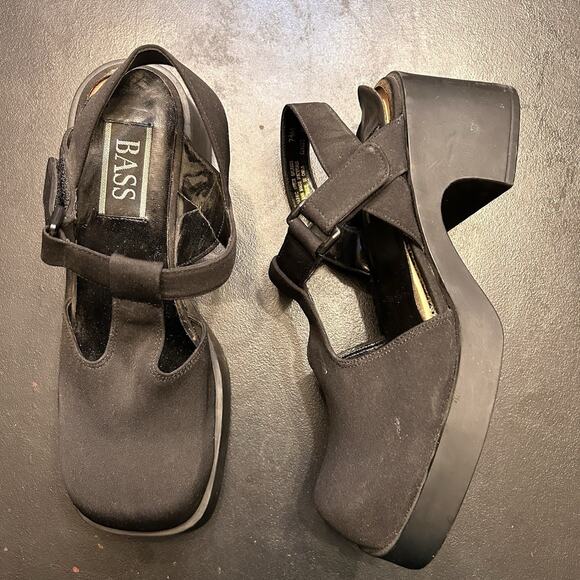 90s Vintage Bass Black Mary Jane platform heels with buckle detail #goth #90s - Picture 7 of 8